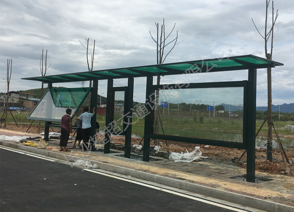 郴州公交候车亭安装现场